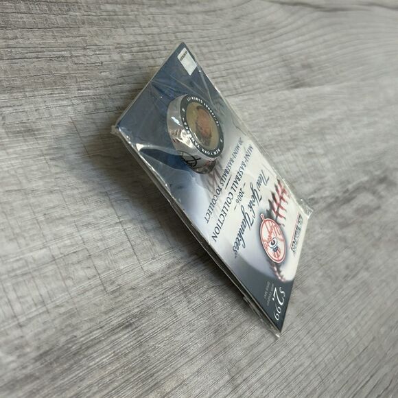 Johnny Damon New York Yankees 2006 Mini Baseball Collection - Picture 6 of 9